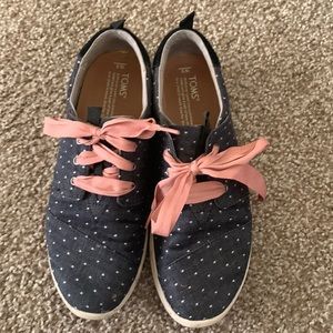 Toms women’s size 9 tennis shoes